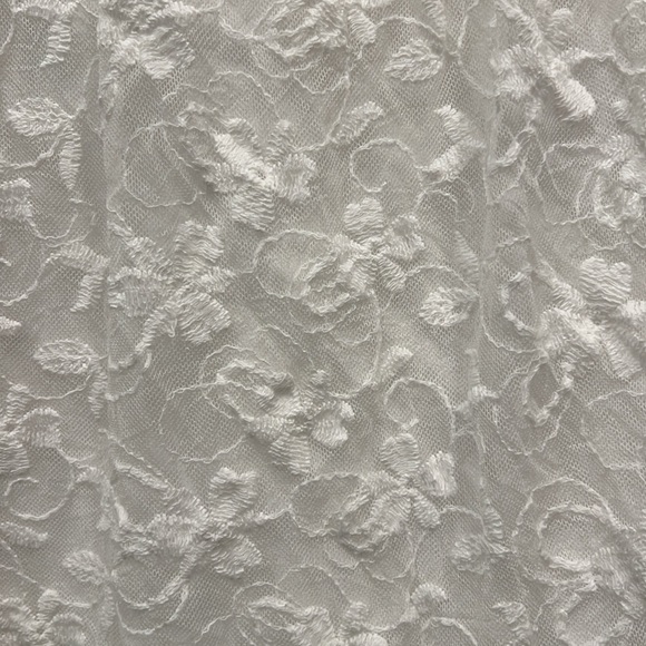 David’s Bridal flower girl dress - size 8 - Picture 3 of 4